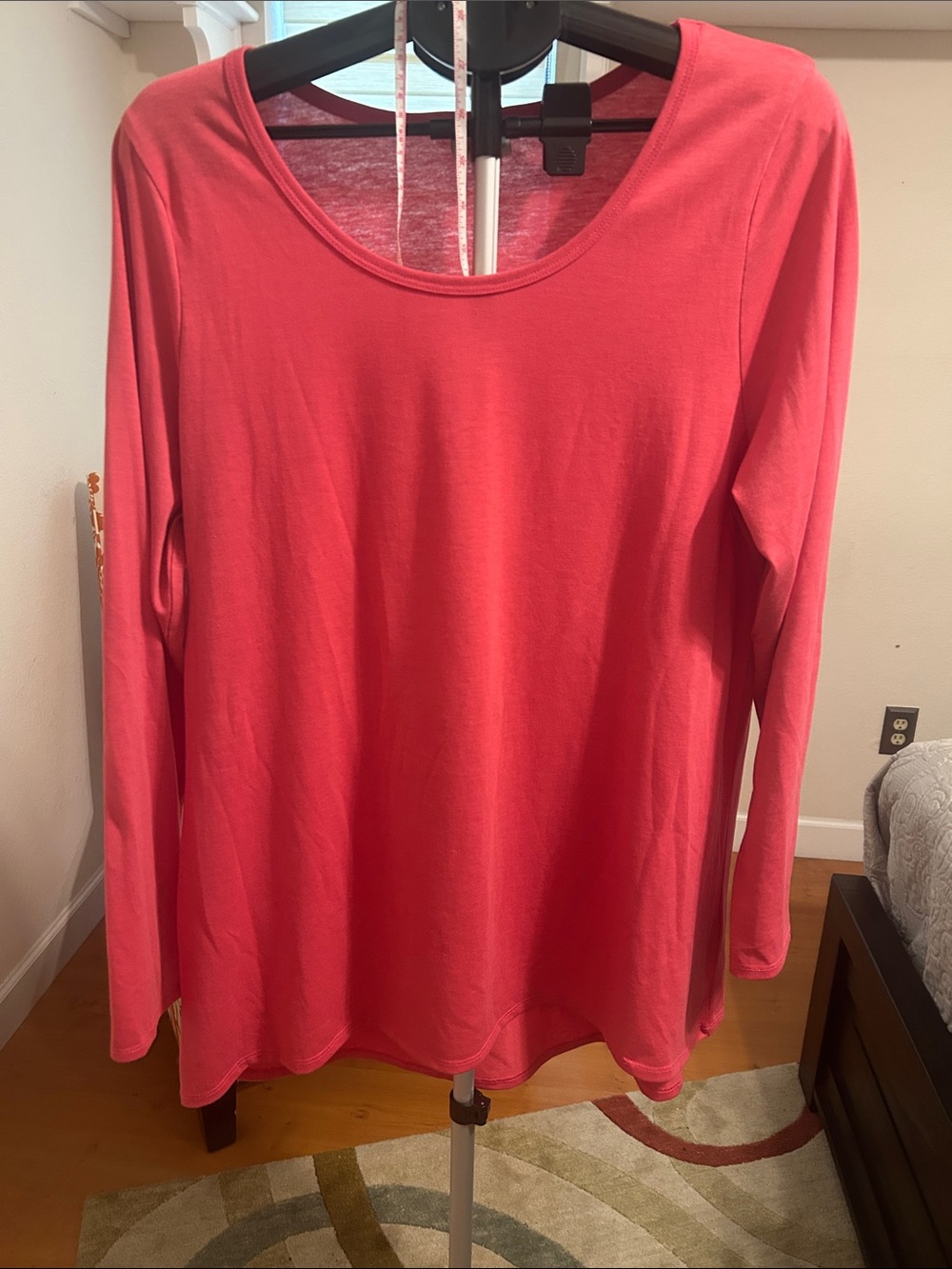 LuLaRoe Lynnae Long Sleeve Scoop Neck Top - Pink